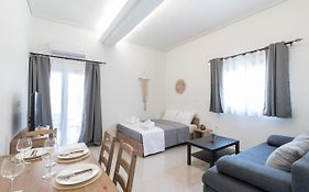Blue Riviera Villas & Suites - Alimos
